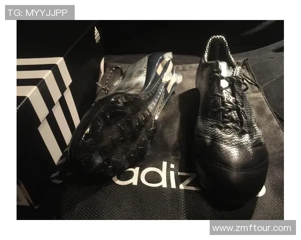 足球明星黑色鞋子魅力展示与时尚搭配解析